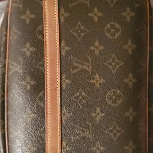 Authentic Louis Vuitton Reporter - Picture 2 of 7